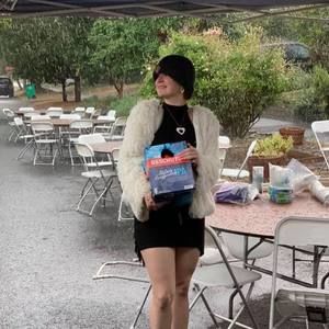 Meet your Posher, Lucy